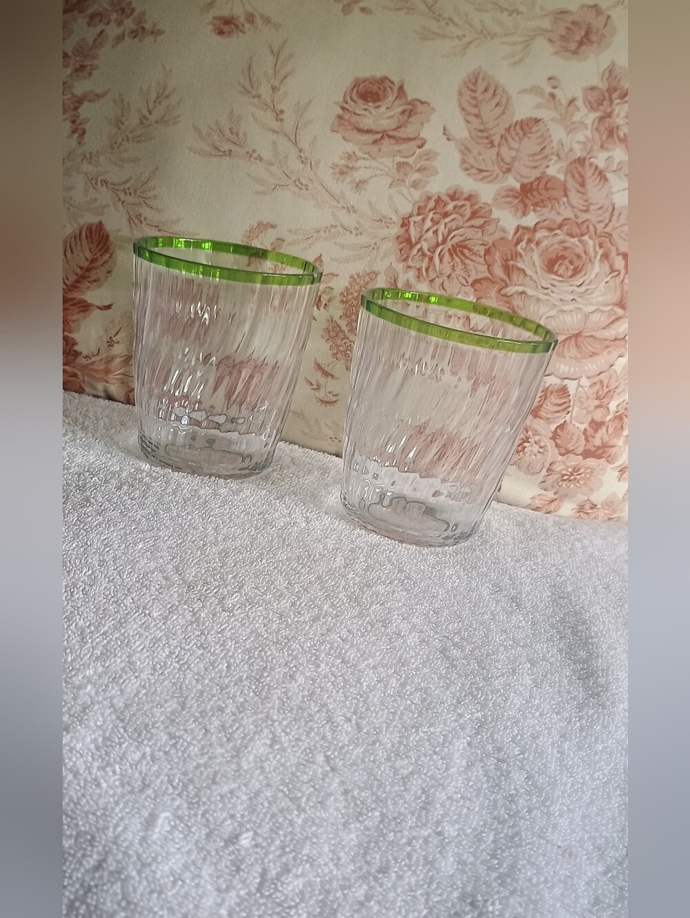 Clear Ribbed Drinking Glasses with Green Rim - Set of 3 - Picture 2 of 3